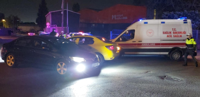 Kocaeli’de taksi ile otomobil çarpıştı:1 yaralı
