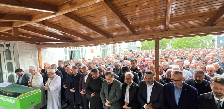 Darıca belediye başkanı Muzaffer Bıyık’ın annesi ebediyete uğurlandı