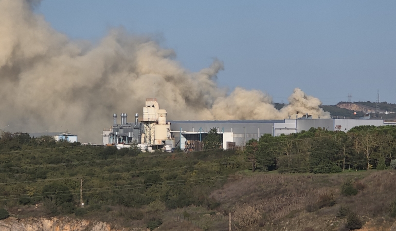 Gebze’de ahşap fabrikasında çıkan yangın kontrol altına alındı