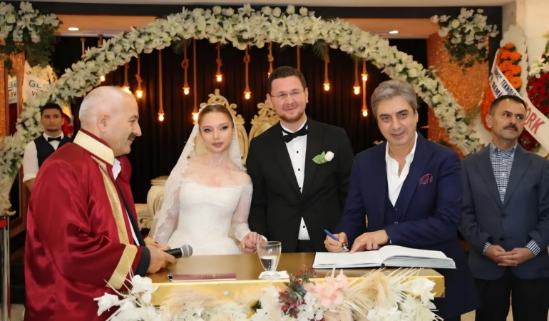 “Polat Alemdar” Necati Şaşmaz, Gebze’de Protokol Geçidinin Yaşandığı Düğünde Nikah Şahidi Oldu