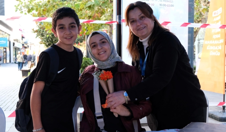 Büyükşehir’den kadına şiddete turuncu farkındalık