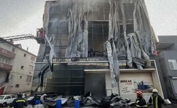 Dilovası’nda Kozmetik Fabrikası Yangını: Can Kaybı 7’ye Yükseldi