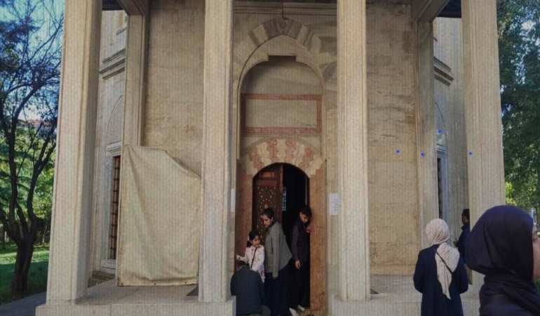 Çoban Mustafa Paşa külliyesinden hafta sonu yoğunluğu