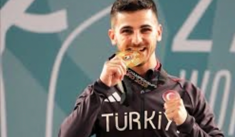 Altın Adam Eray Şamdan, Mısır’da Dünya Şampiyonu Oldu