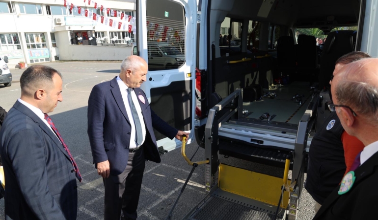 YENİ ENGELSİZ NAKİL ARACI HİZMETE ALINDI