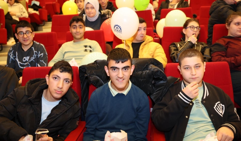 GEBZE’DE ÖZEL ÇOCUKLAR İÇİN SİNEMA ETKİNLİĞİ