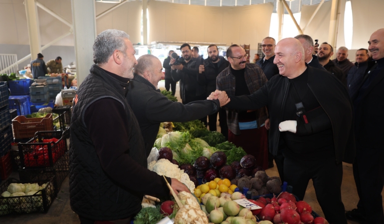 Başkanlar pazarcı esnafının sofrasına konuk oldu