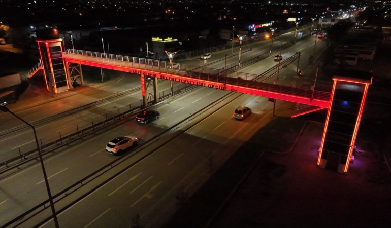 Büyükşehir’den kadına şiddete karşı turuncu mesaj