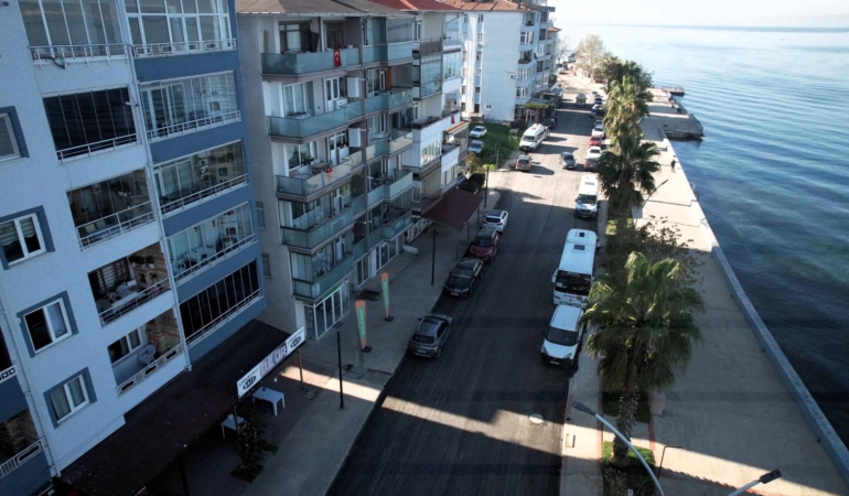 Gölcük Halıdere sahilinde üstyapı sil baştan