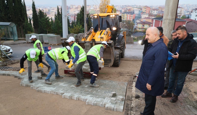 Başkan Büyükgöz Adem Yavuz Mahallesi’nde Üstyapı Çalışmalarını Yerinde İnceledi
