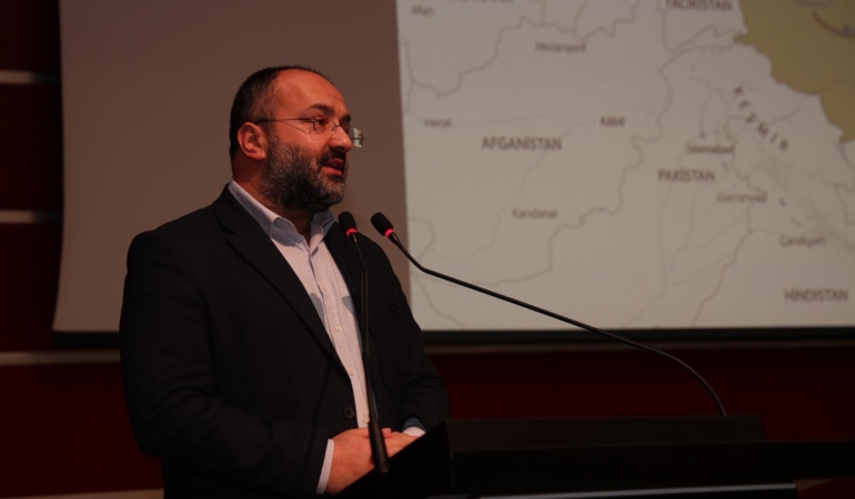 Taha Kılınç Gebze Kültür Merkezi’nde Doğu Türkistan’ı Anlattı