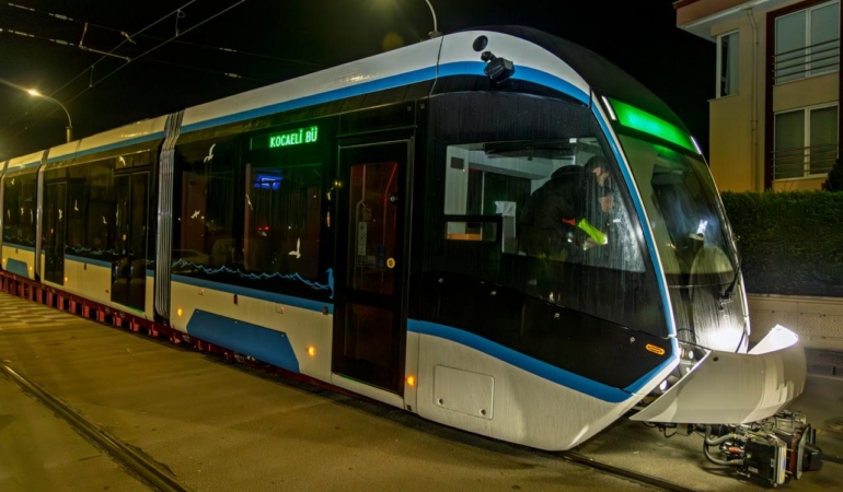 5 tramvayın ilki raylara indi;