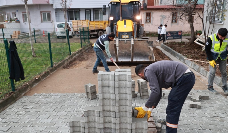 İstasyon Mahallesi 1405/2 Sokak’ta Parke Serimi Çalışması