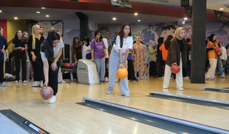 Akademi Liseler geleceği şekillendiriyor